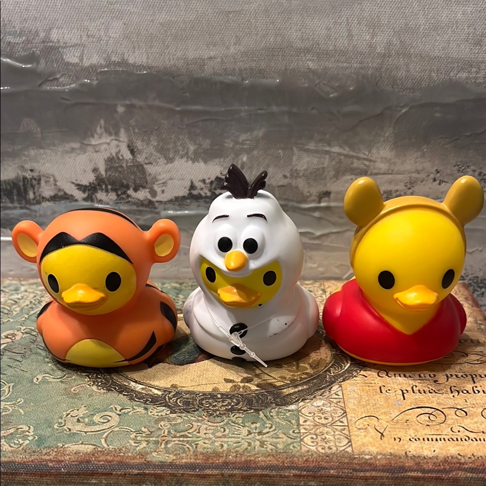 3 Disney Ducks
